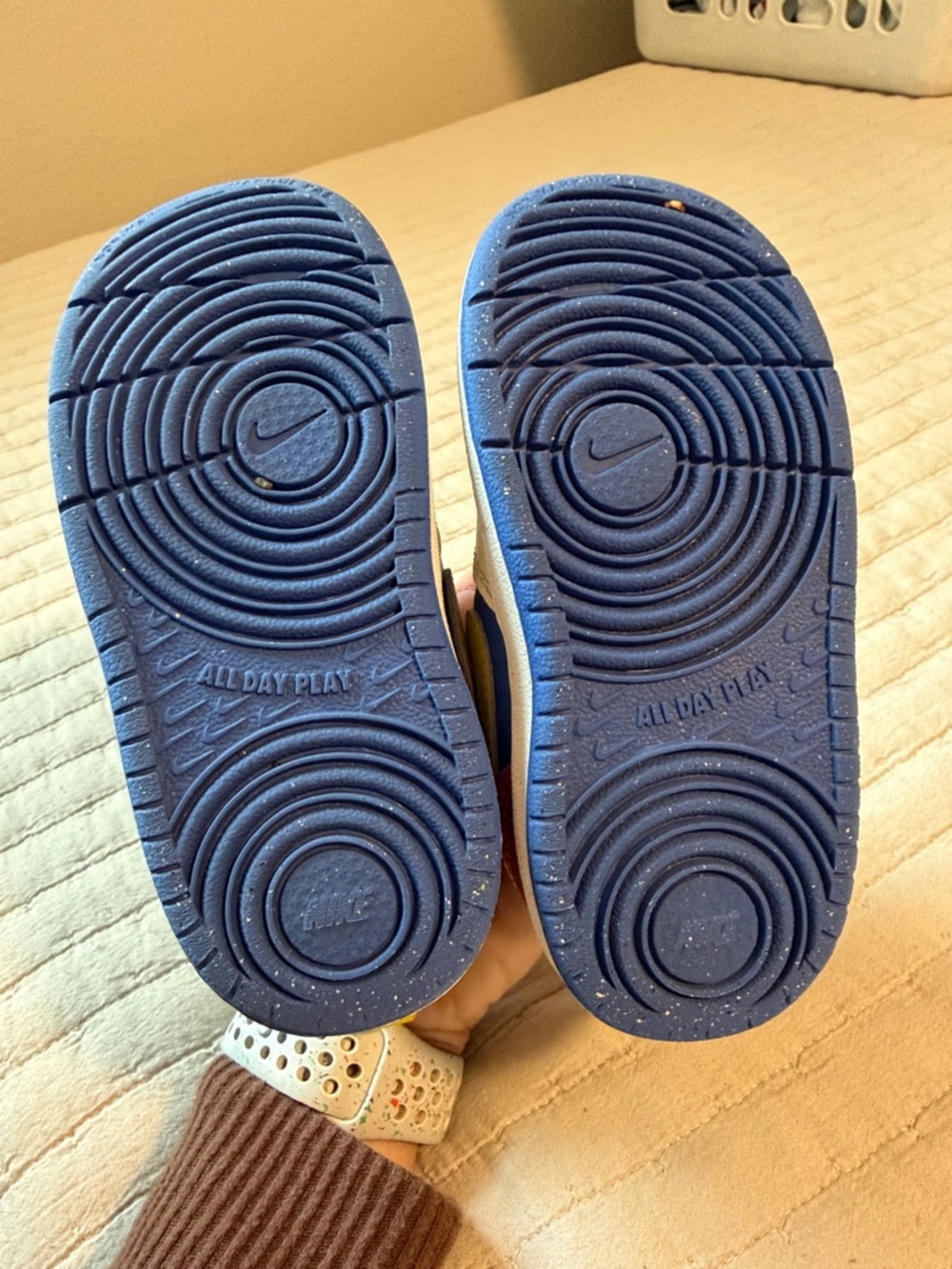 Nike Kids Low-Top Sneakers in White, Blue, Purple & Yellow - Picture 6 of 6